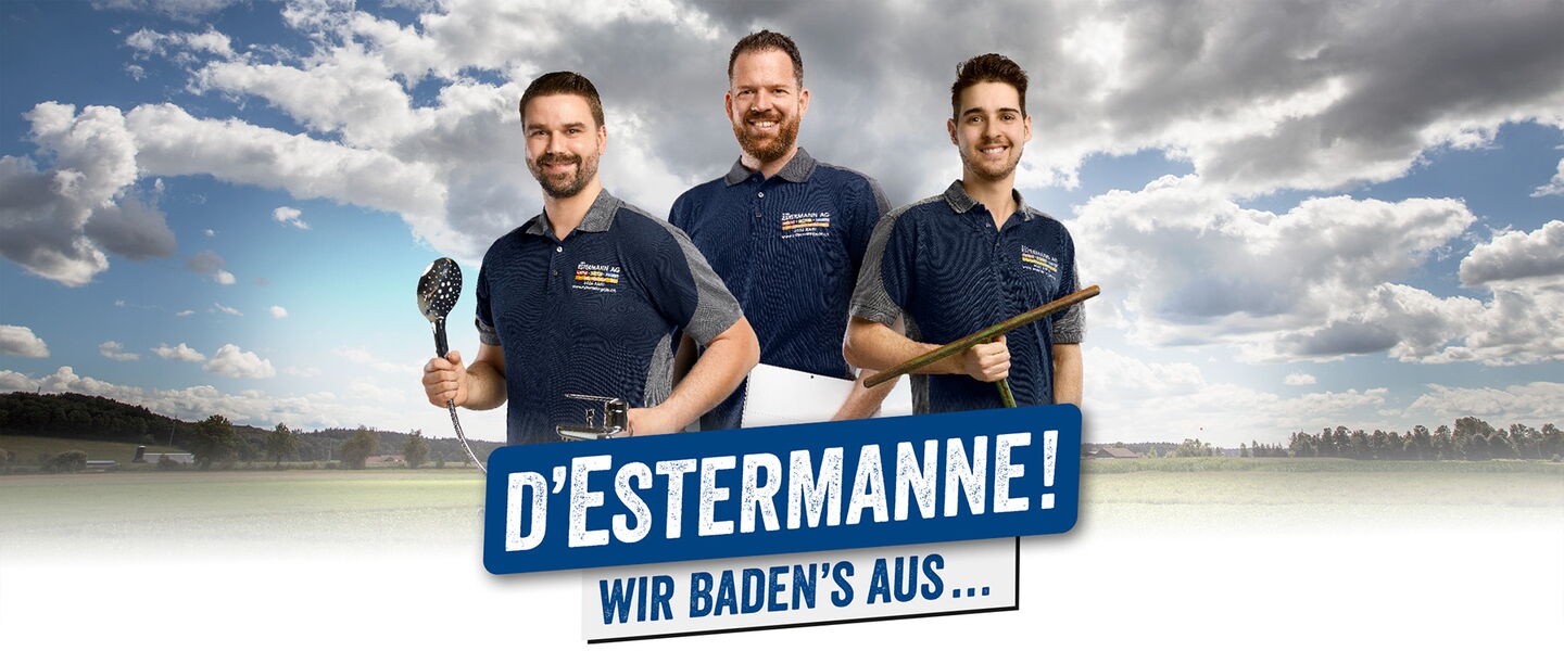 3 Handwerker mit blauen T-Shirts vor Wolkenhimmel und Typografie